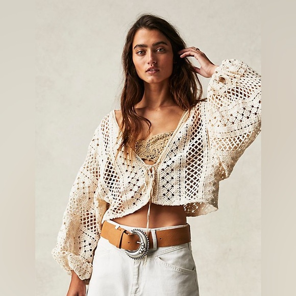 Free People / Jen’s Pirate Booty Crochet Madrigal Cropped Blouse - Picture 5 of 7